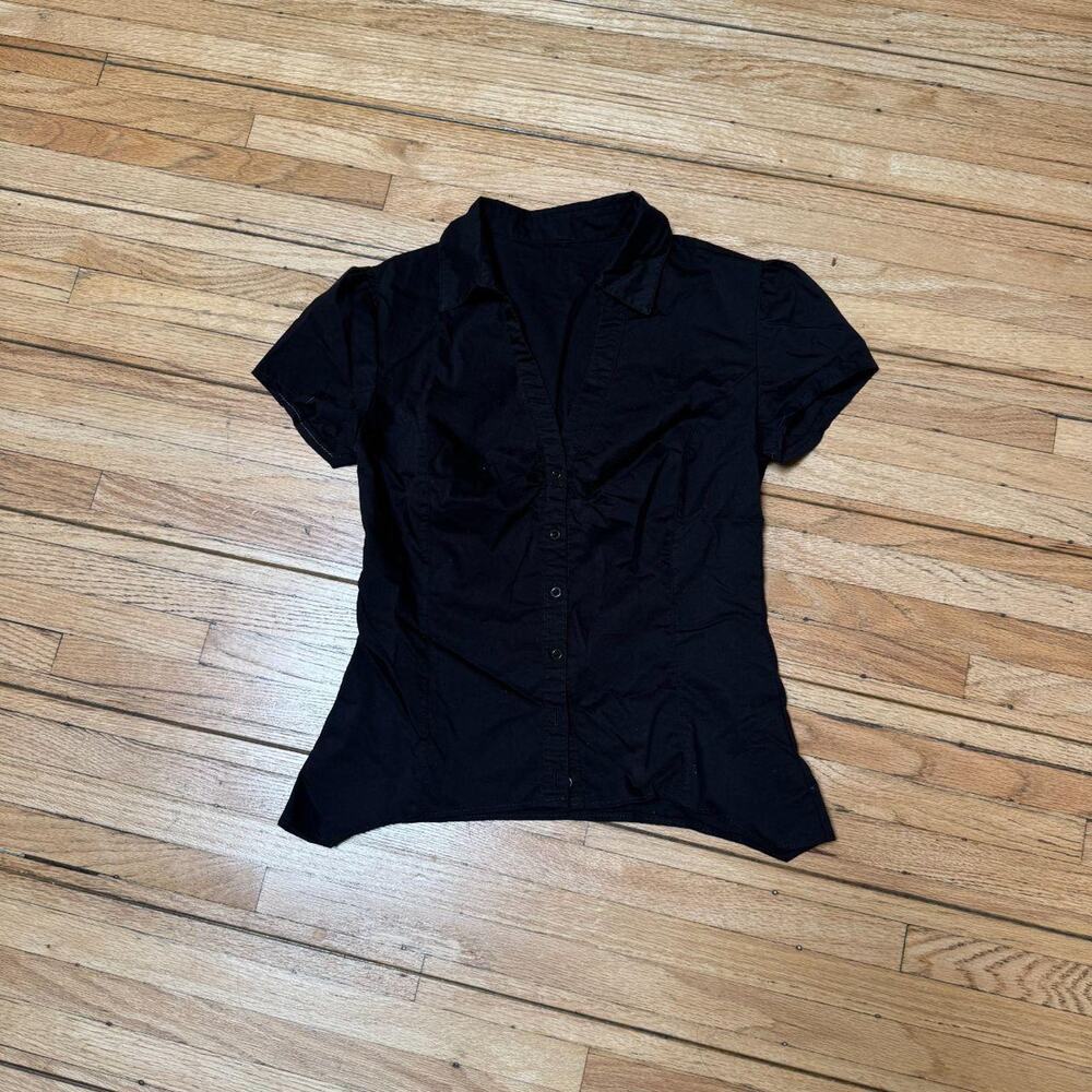 Black ruched fitted cap sleeve button down